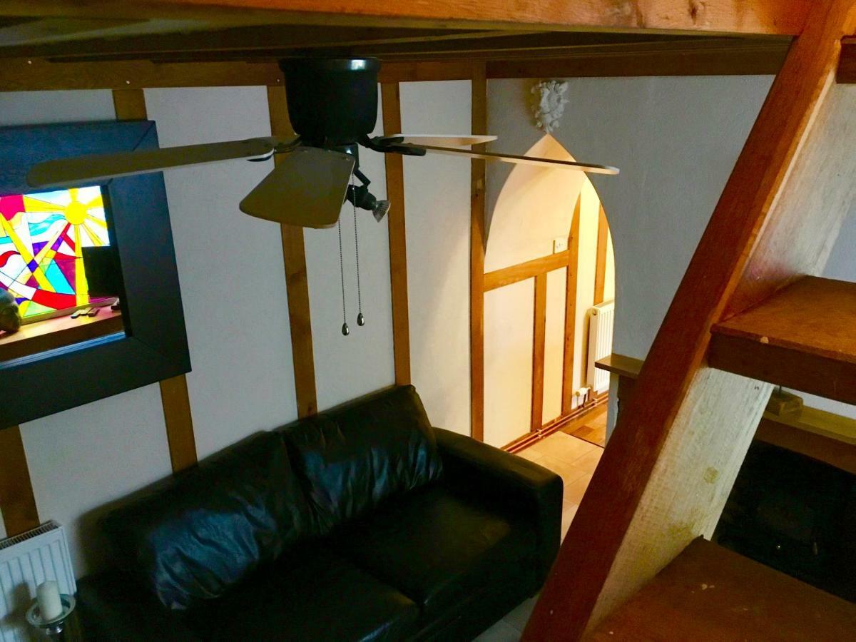 グラストンベリー The Rabbit Holeヴィラ エクステリア 写真